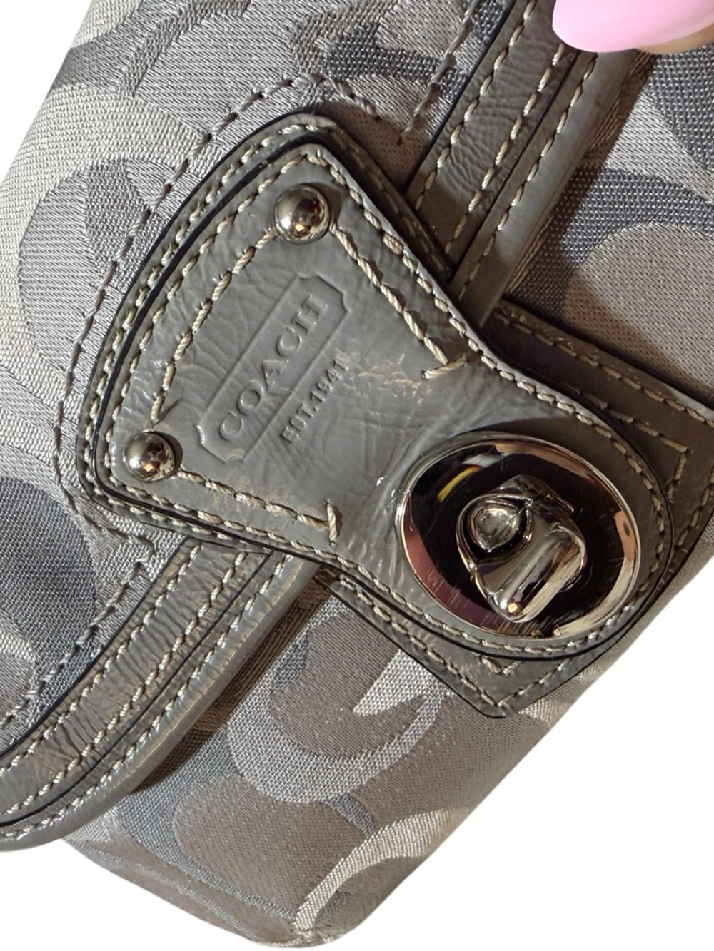 Coach Legacy Signature Optic Turnlock Flap Wristlet - Picture 4 of 13